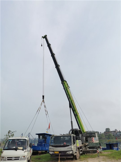 通江县桥梁建设吊装案例