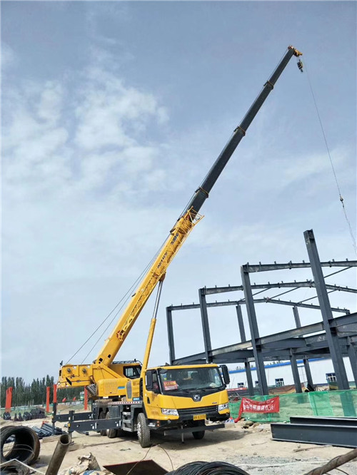 通江县超高层建筑钢结构吊装案例